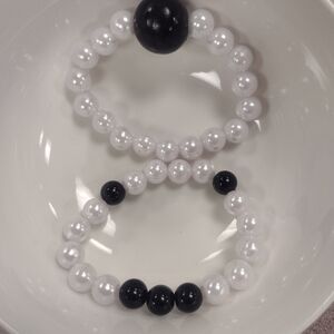 Bracelet set black and white Pearl like beads